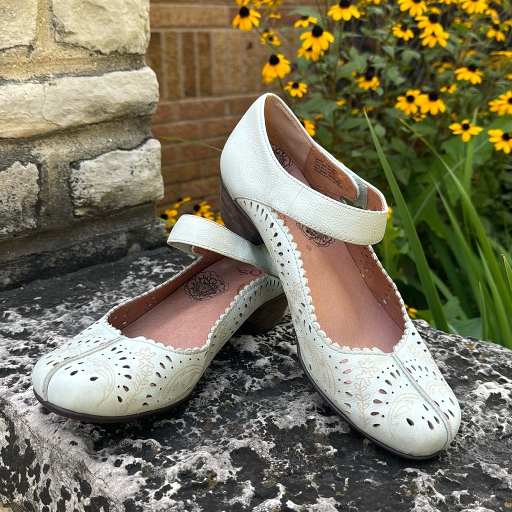 Taos Footware Mary Jane Shoes Leather paisley stitching Sz 8 teal tango